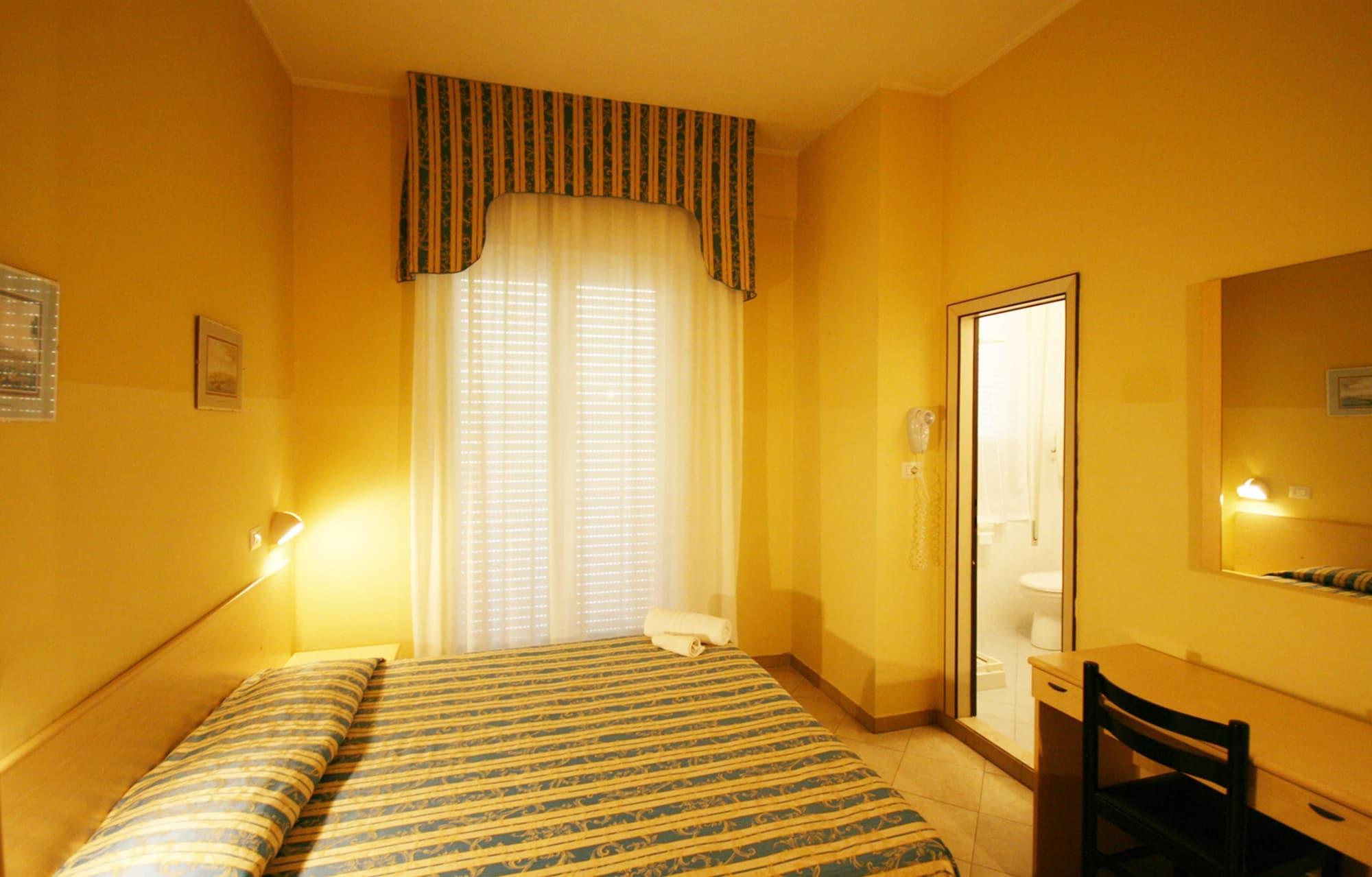 Hotel Sole Mio Marebello Buitenkant foto